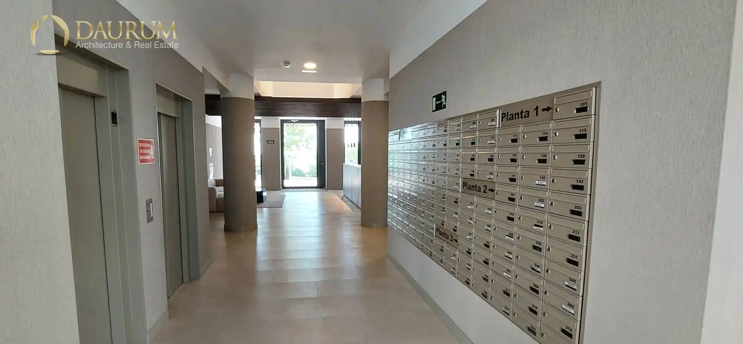 Wohnung zum Verkauf in San Sebastián de los Reyes mit Klimaanlage, Heizung und Möbliert