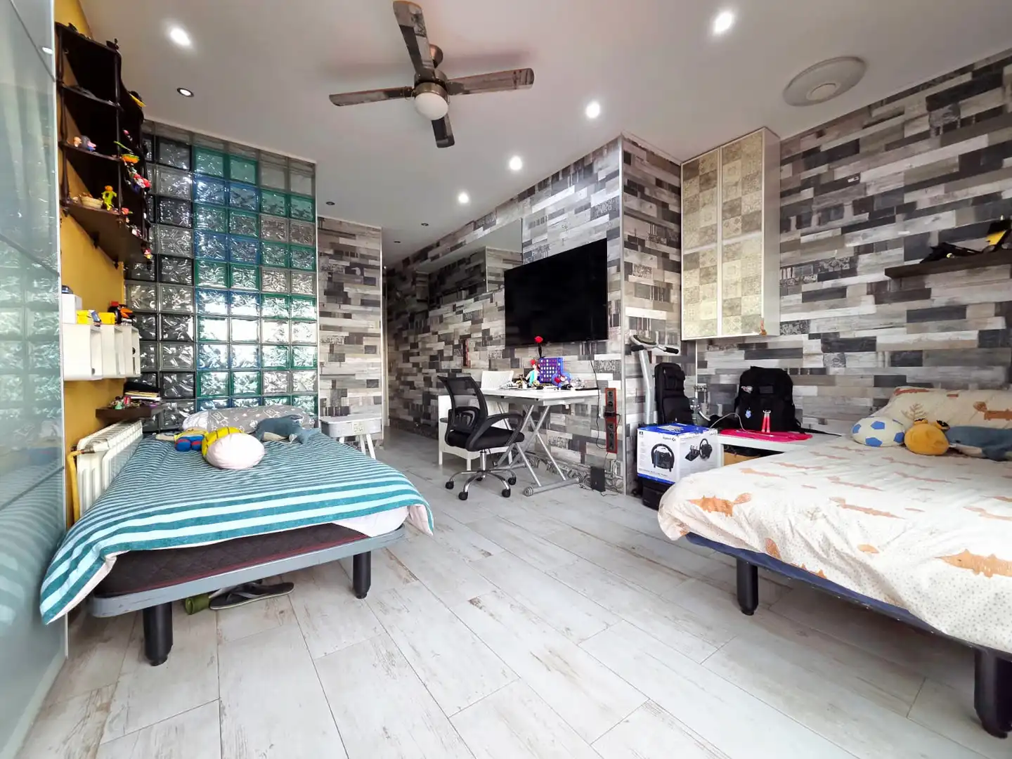 Flat for sale in El Prat de Llobregat  with Air Conditioner, Heating and Parquet flooring