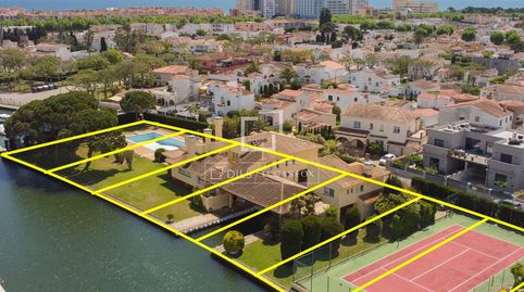 Parcela en canal principal con amarre de 13,30m en Empuriabrava, Costa Brava, imatge 2