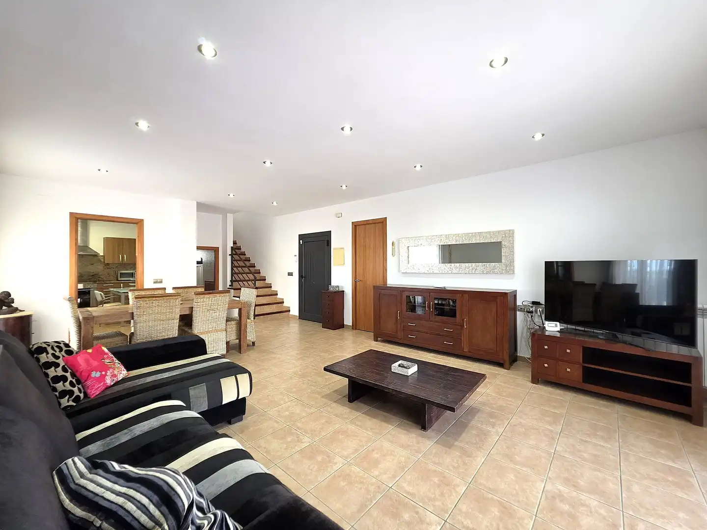 Casa con terraza en venta en Urbanizacion OLOT, imagen 3