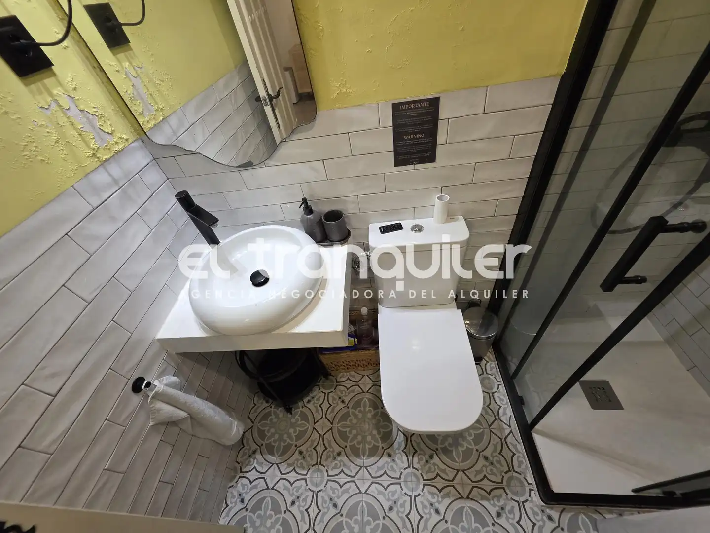 Baño de Estudio de alquiler en Madrid con Amueblado, Lavadora y Se aceptan mascotas