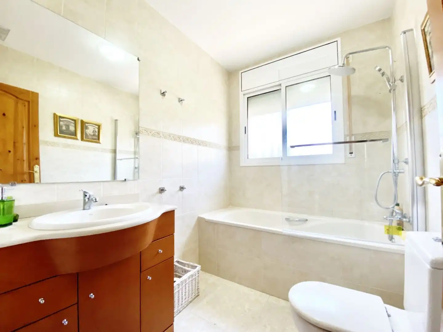 Bany de Casa o xalet en venda en L'Ametlla de Mar  amb Aire condicionat, Terrassa i Piscina