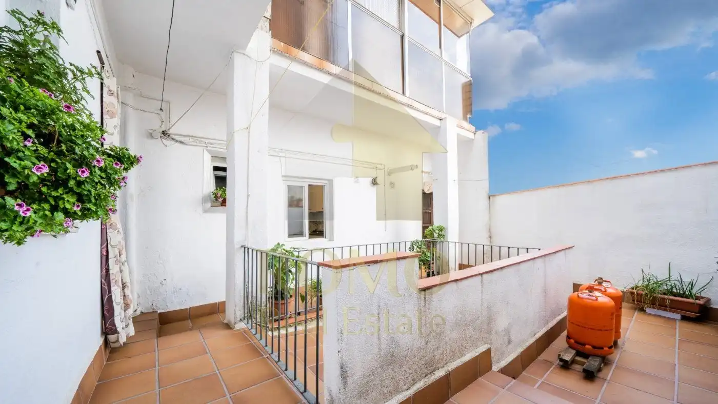 Vista exterior de Edificio en venta en Santa Perpètua de Mogoda