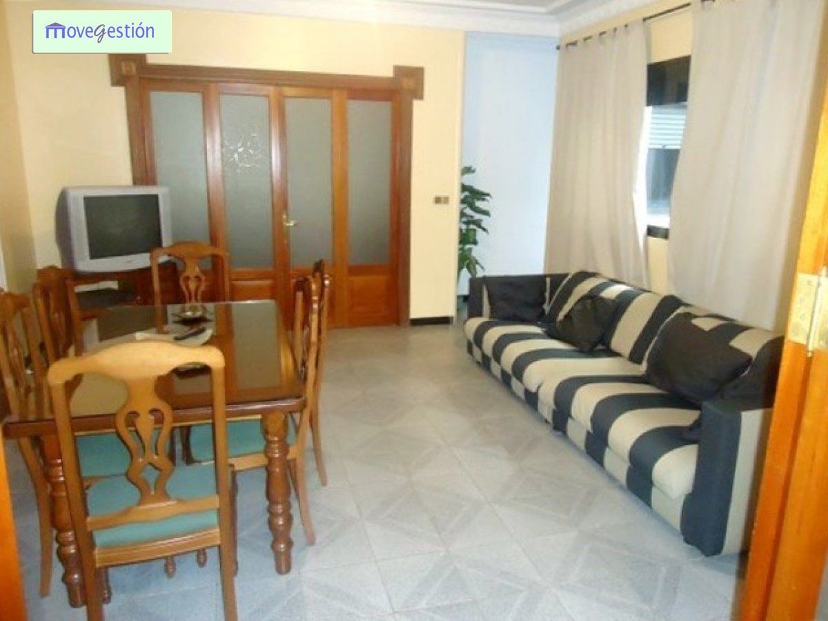 Sala d'estar de Pis en venda en Ubrique amb Terrassa, Traster i Balcó