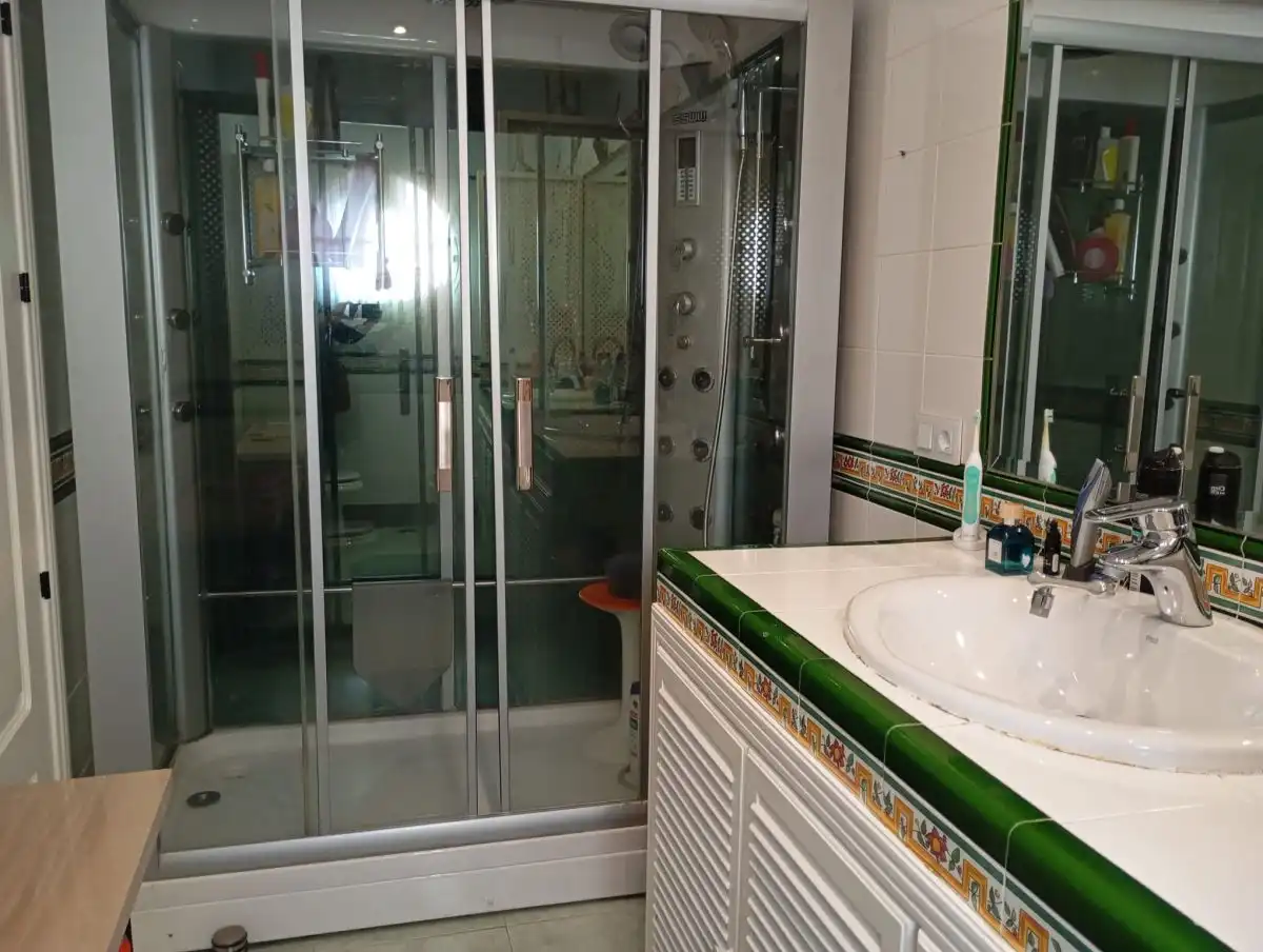 Badezimmer von Haus oder Chalet zum Verkauf in Valdepeñas mit Klimaanlage, Heizung und Terrasse