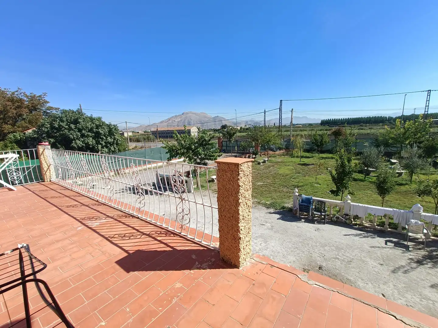 Vista exterior de Casa o chalet en venta en Fuente Vaqueros con Aire acondicionado, Jardín privado y Piscina
