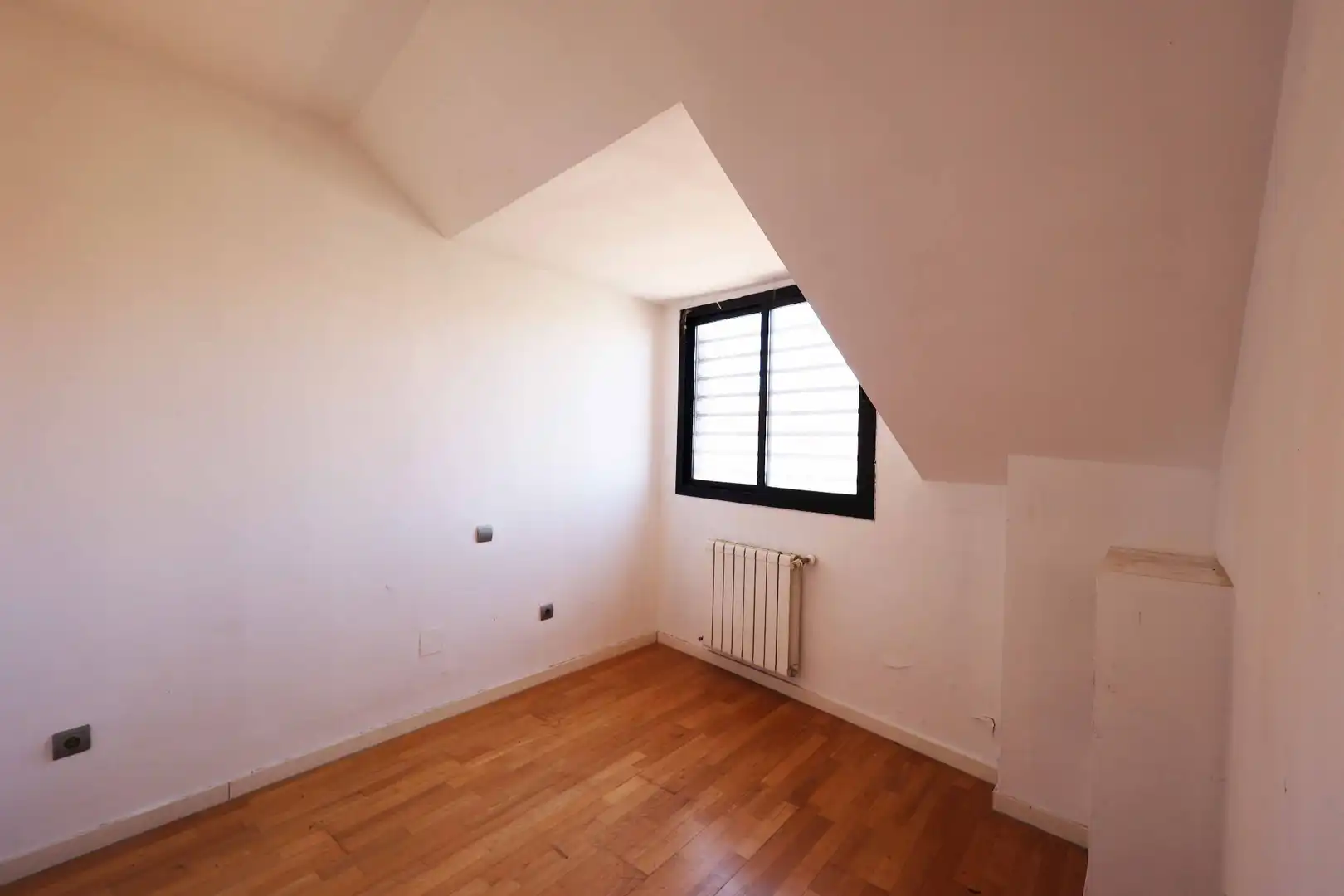 Bedroom of Duplexes for sale in Velilla de San Antonio  with Heating, Terrace and Storage room