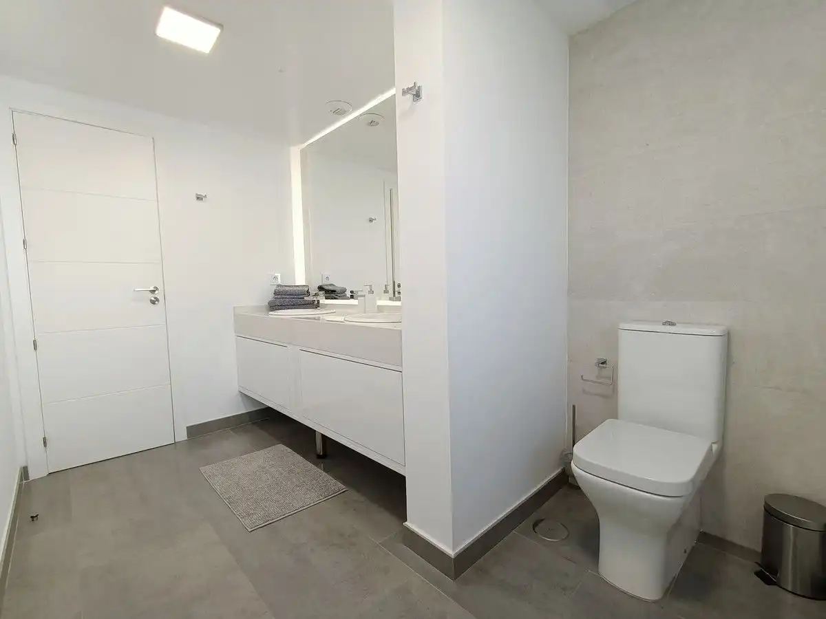 Bathroom of Flat for sale in Estepona  with Air Conditioner, Terrace and Storage room