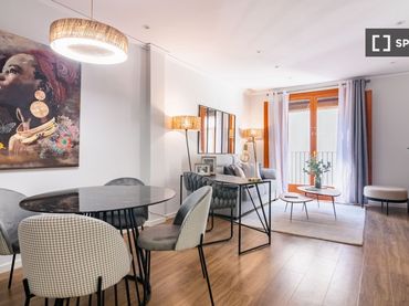 Appartamento con balcone in affitto a Ciutat Vella