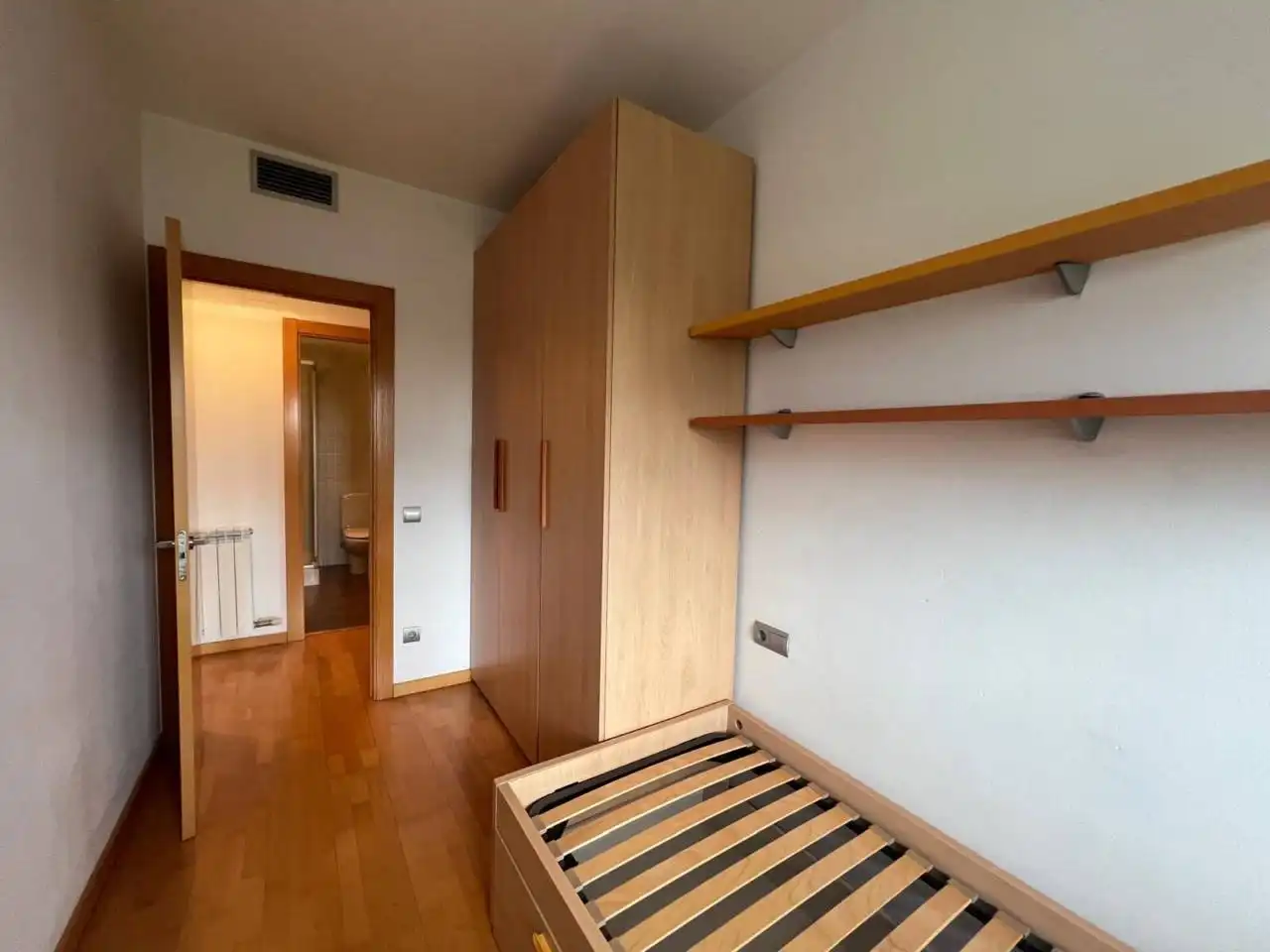 Habitación de Piso en venta en Terrassa con Aire acondicionado, Calefacción y Parquet