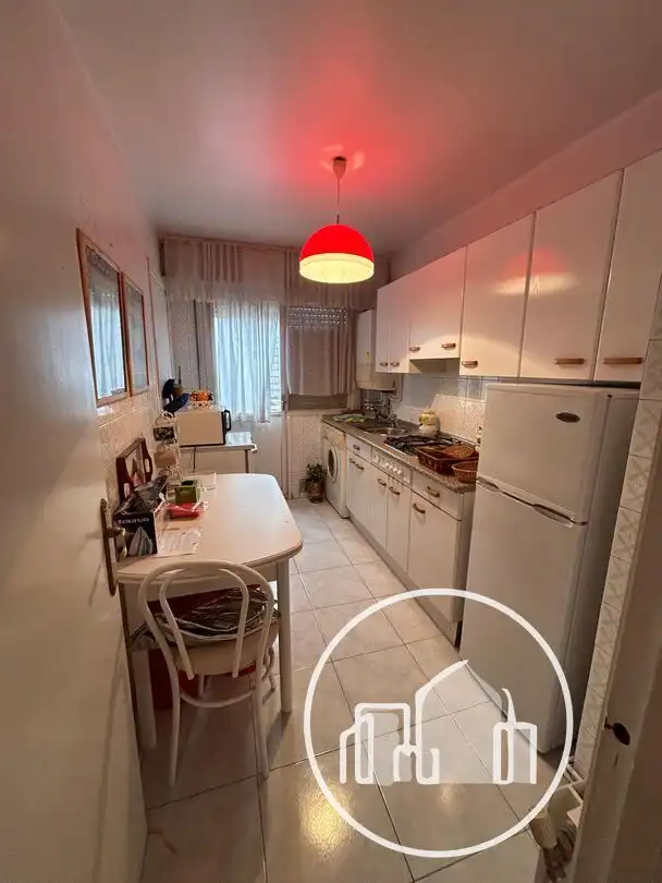 Cocina de Piso en venta en Medina de Pomar con Calefacción y Amueblado