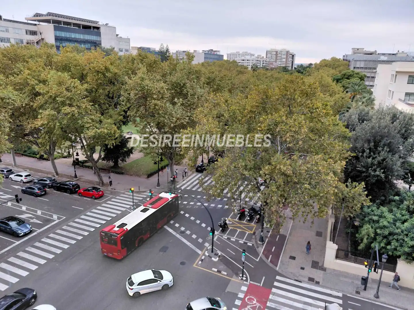 Vista exterior de Piso en venta en Valencia con Aire acondicionado, Calefacción y Parquet