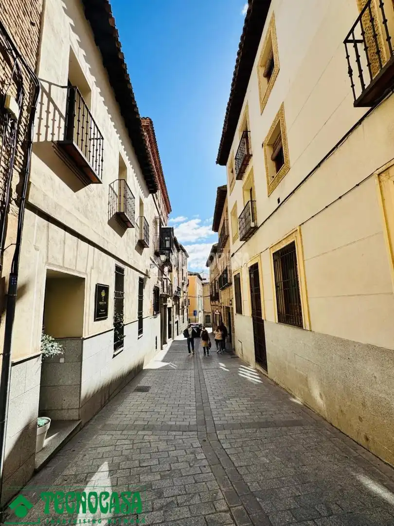 Vista exterior de Piso en venta en Toledo con Calefacción y Amueblado