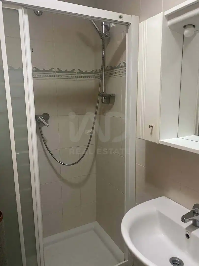 Baño de Piso en venta en Valverde de la Virgen con Calefacción y Terraza