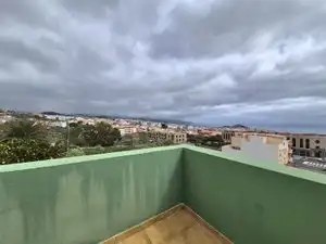 Vista exterior de Casa adosada en venda en Santa Cruz de Tenerife amb Aire condicionat, Terrassa i Traster
