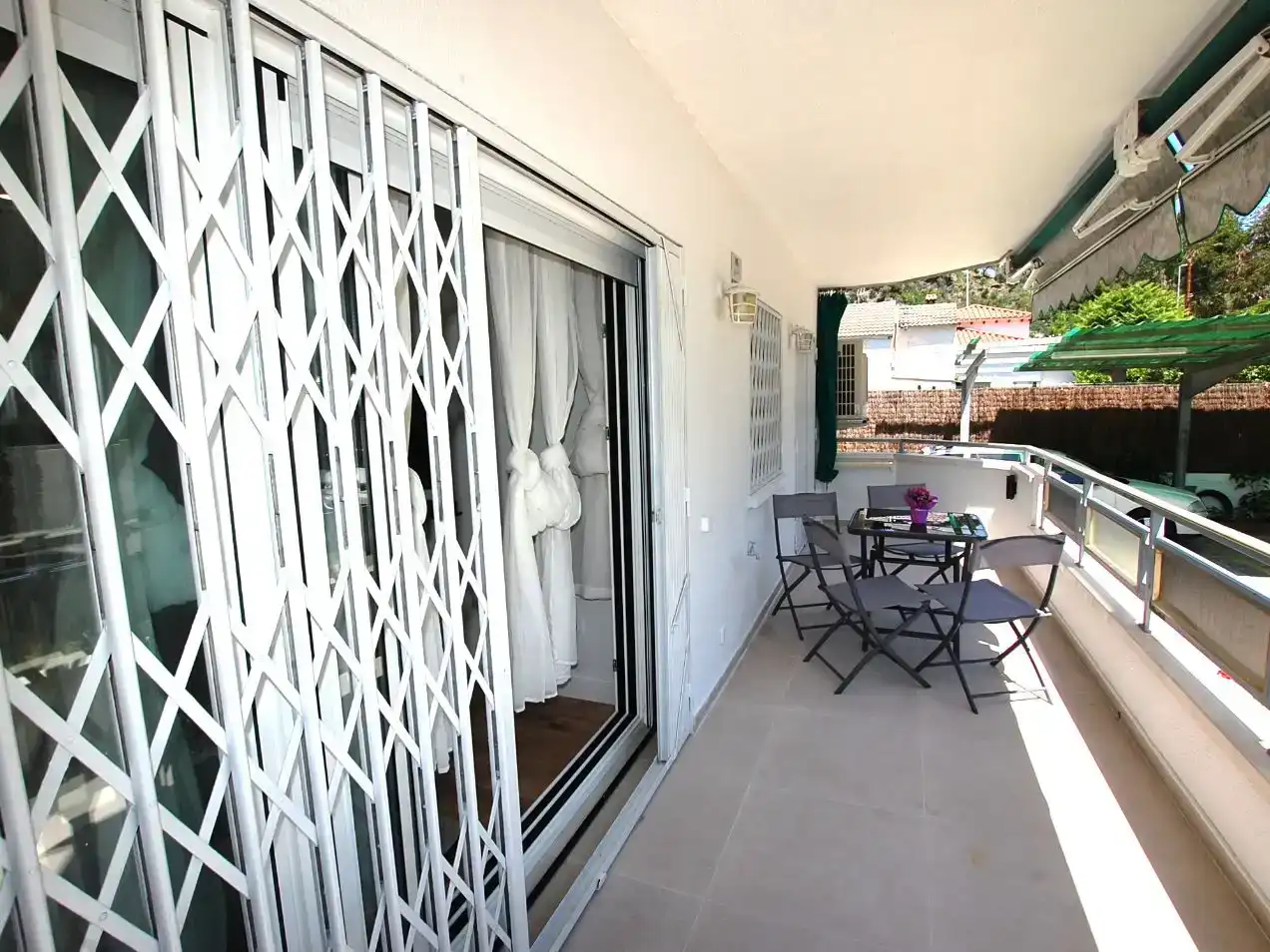 Terraza de Piso en venta en Castelldefels con Aire acondicionado y Piscina