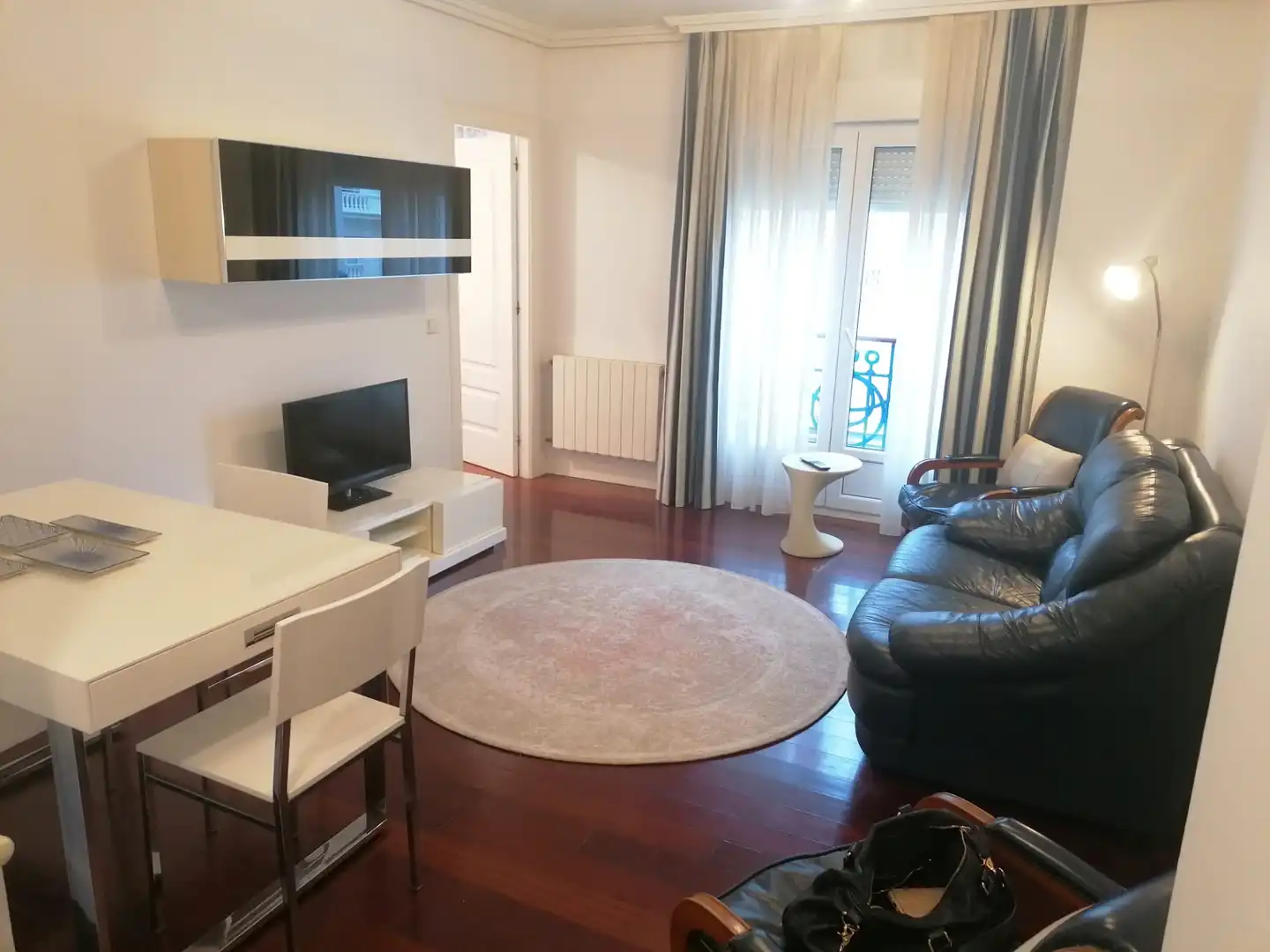 Sala d'estar de Pis de lloguer en Santander amb Moblat