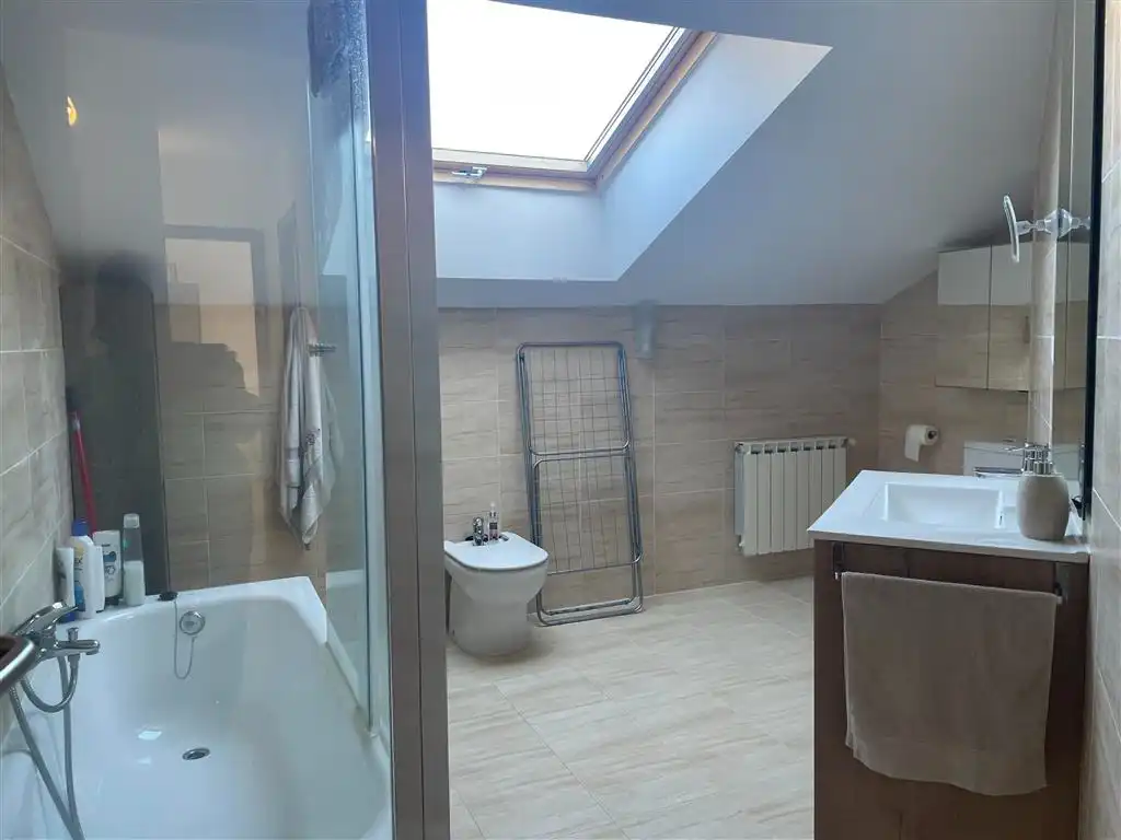 Bany de Dúplex de lloguer amb opció a compra en San Vicente de la Barquera amb Calefacció, Parquet i Piscina