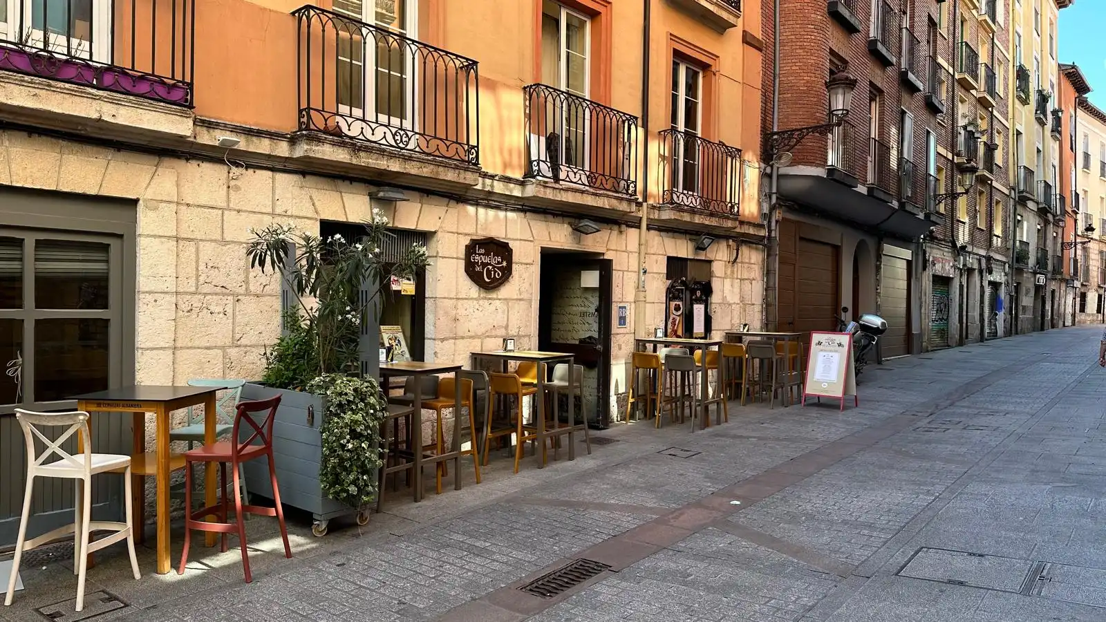 Vista exterior de Local en traspaso en Burgos con Aire acondicionado, Terraza y Amueblado