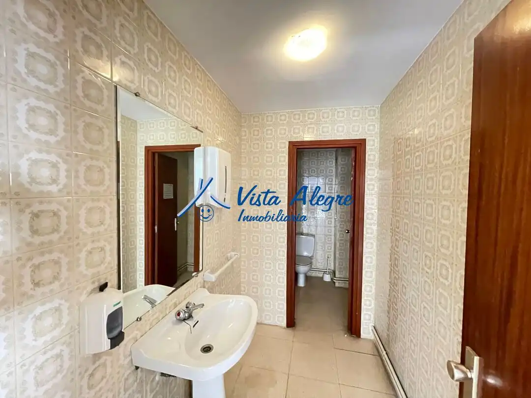 Baño de Local en venta en Haro