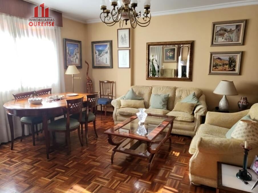 Sala d'estar de Pis de lloguer en Ourense Capital  amb Calefacció i Balcó