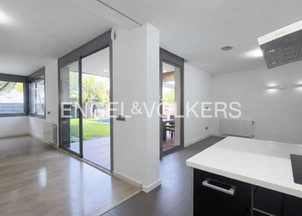 Chalet con terraza en venta en Carrer dels Estornells, imagen 13