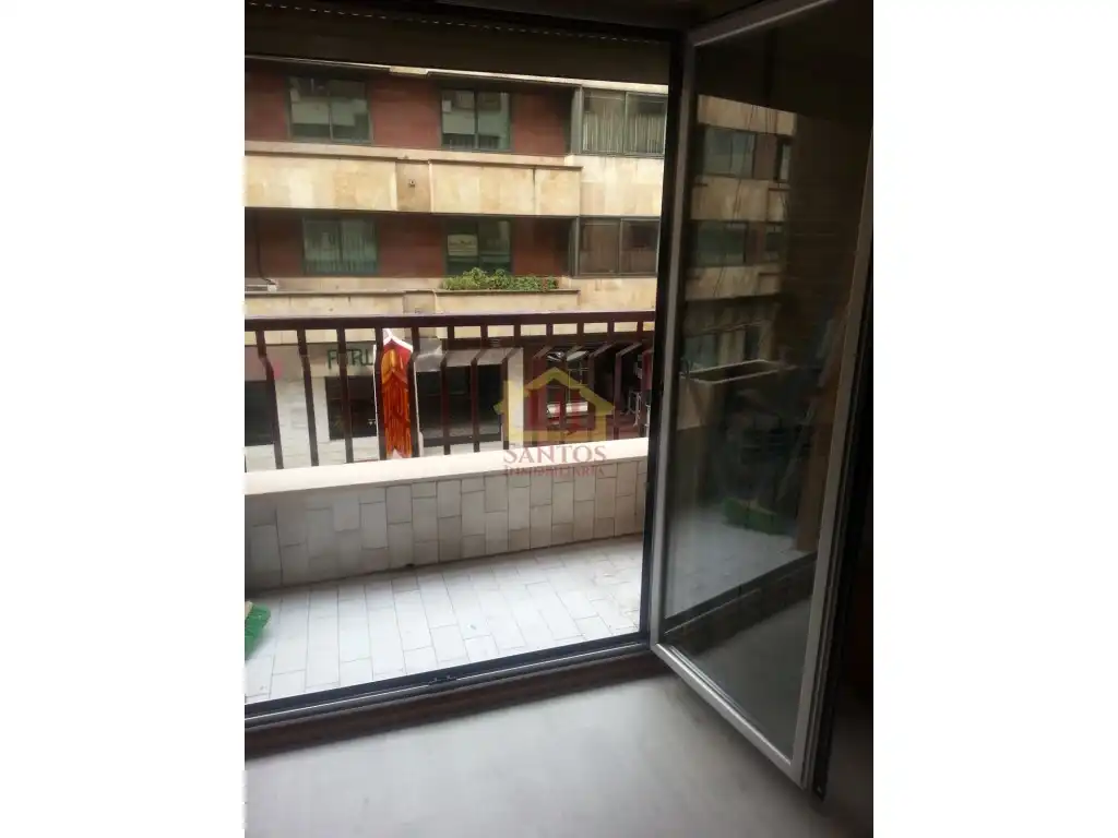 Apartamento de alquiler en Avenida de Italia, Carmelitas
