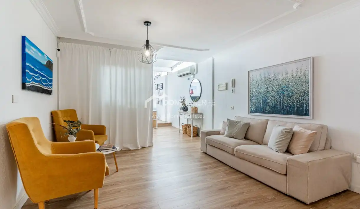 Sala d'estar de Pis en venda en Santiago del Teide amb Terrassa, Moblat i Rentadora