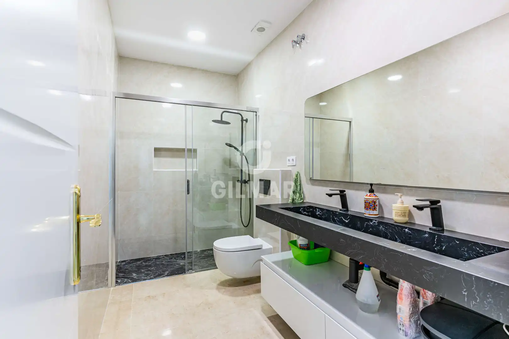 Baño de Casa o chalet en venta en Boadilla del Monte con Calefacción, Jardín privado y Piscina