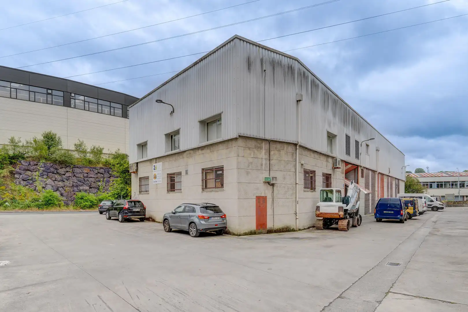 Außenansicht von Fabrikhallen zum Verkauf in Donostia - San Sebastián 