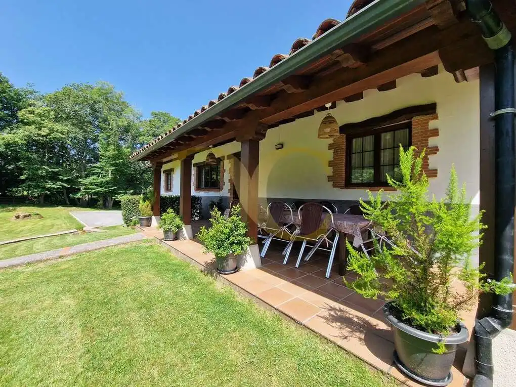 Terrassa de Casa o xalet en venda en Llanes amb Calefacció, Jardí privat i Terrassa