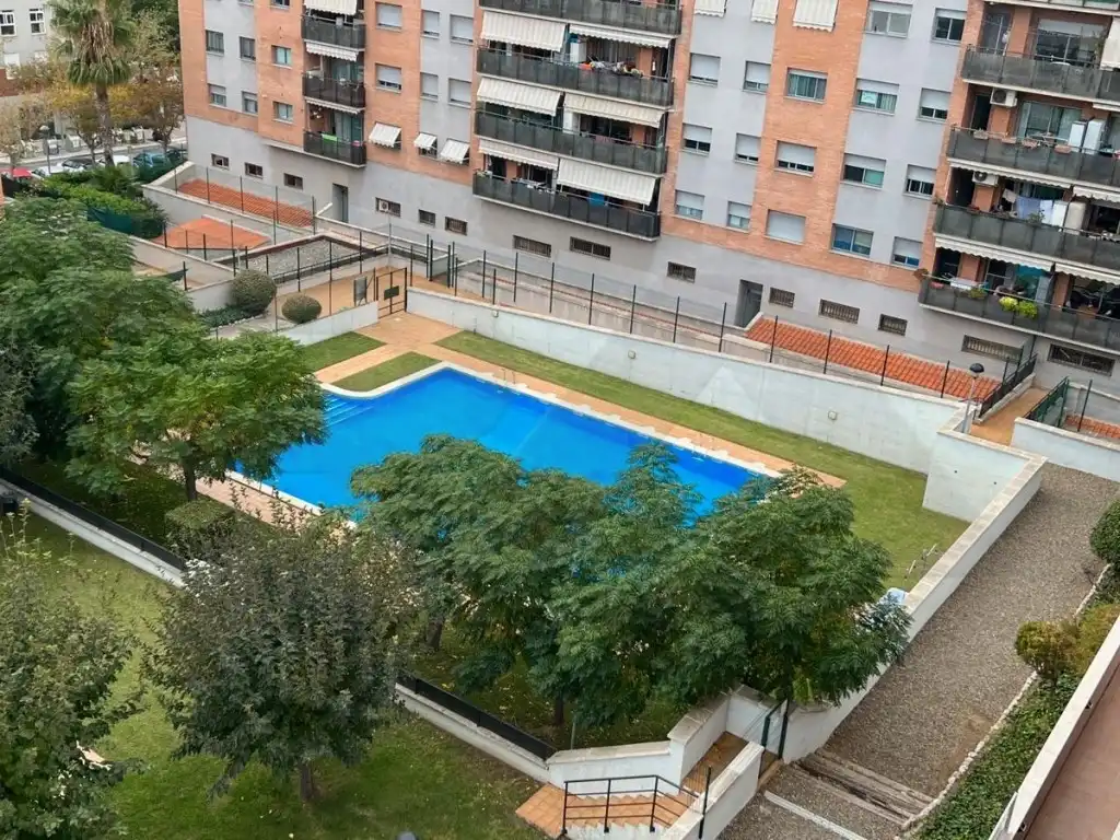 Piscina de Pis en venda en Tarragona amb Aire condicionat, Terrassa i Microones