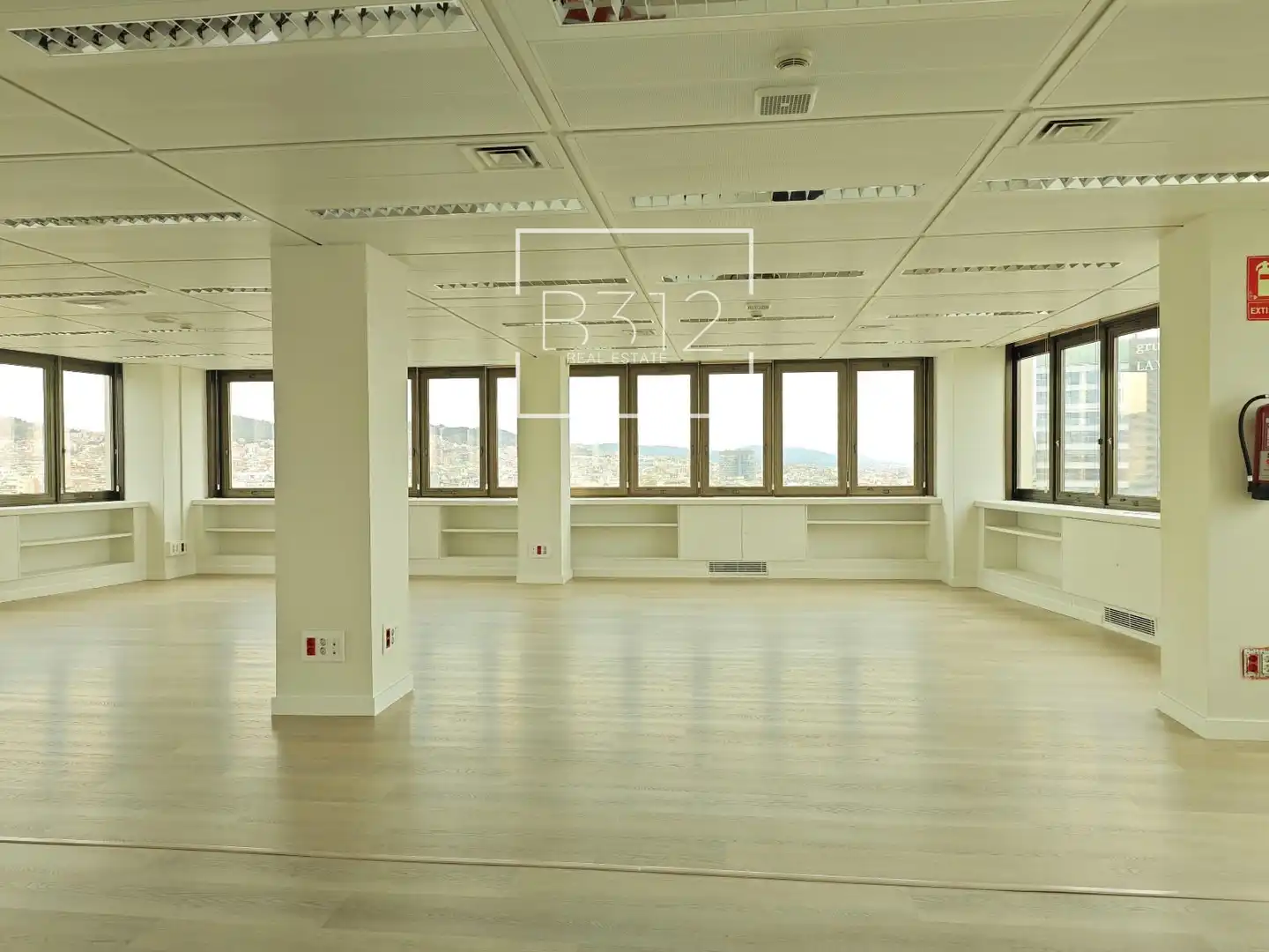 Office for rent in Barcelona  with Air Conditioner and Heating
