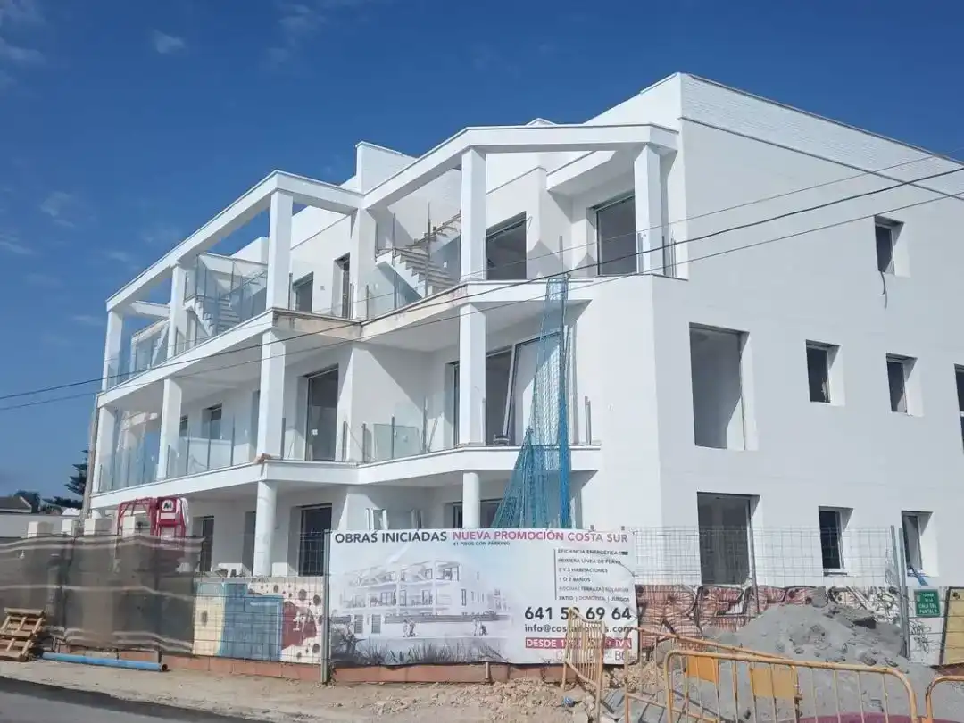 Vista exterior de Pis en venda en Vinaròs amb Aire condicionat, Piscina i Balcó