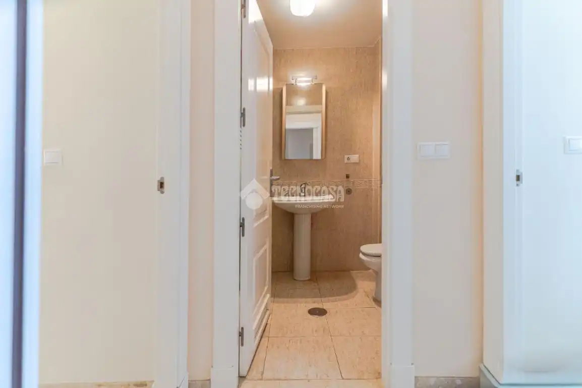 Baño de Piso en venta en La Zubia con Terraza