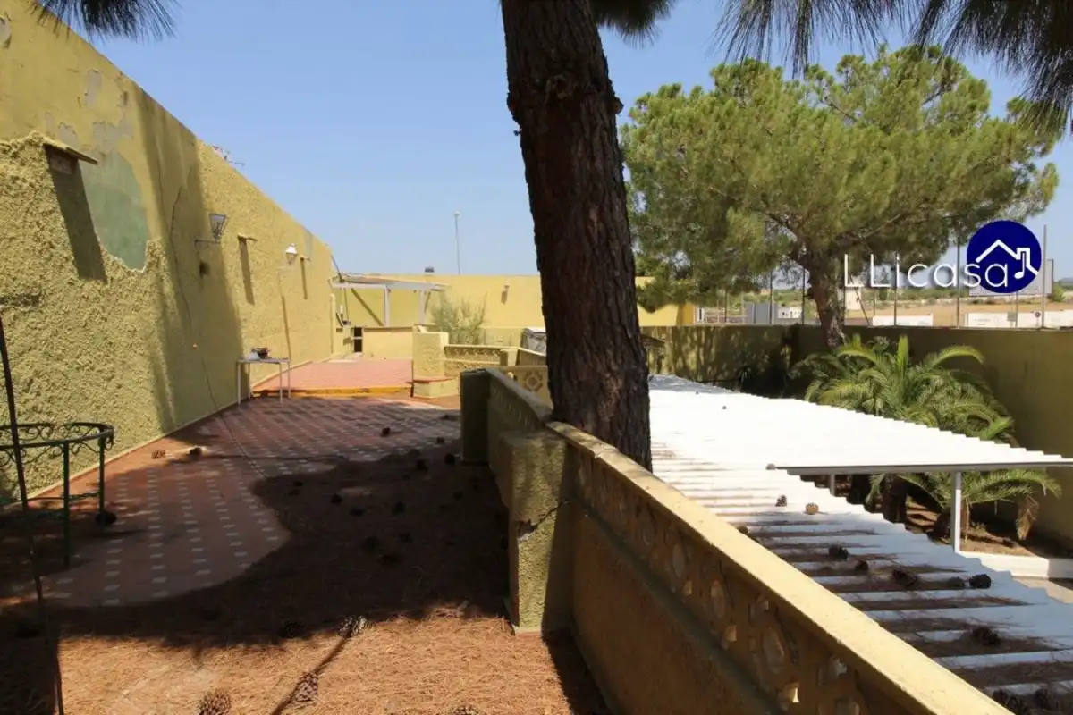 Terrasse von Geschaftsraum zum Verkauf in La Pobla de Vallbona mit Klimaanlage