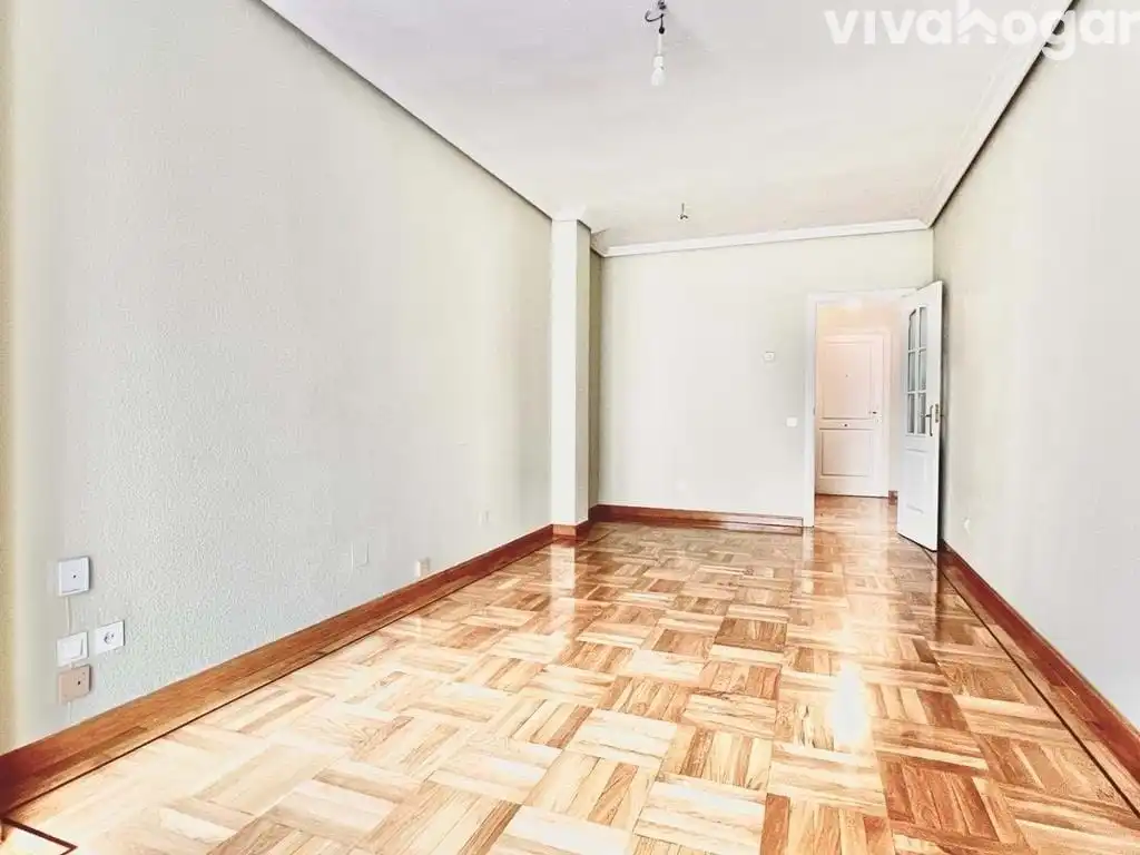 Habitación de Piso de alquiler en Madrid con Aire acondicionado y Calefacción