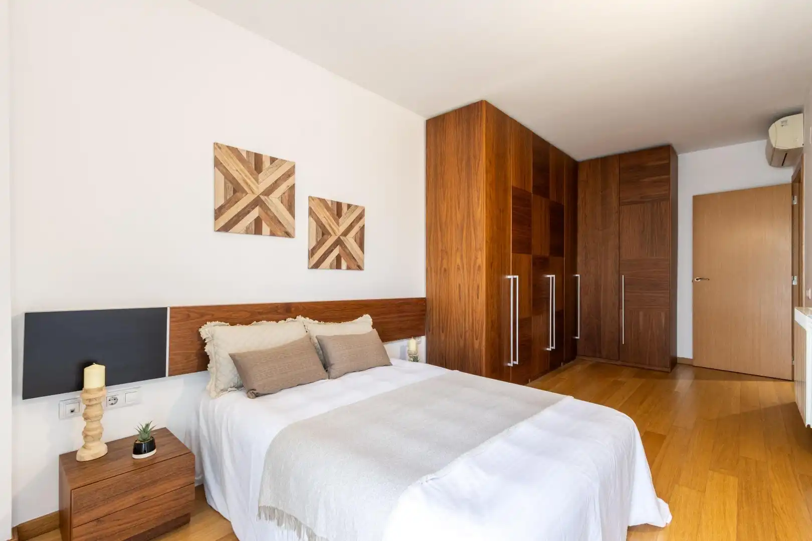 Habitación de Piso en venta en Sabadell con Aire acondicionado, Calefacción y Parquet