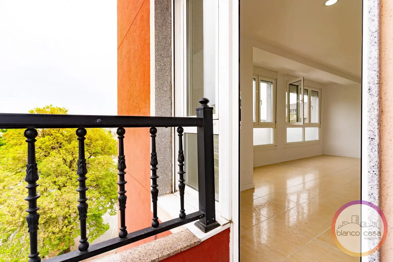 Balcony of Flat for sale in Carballo