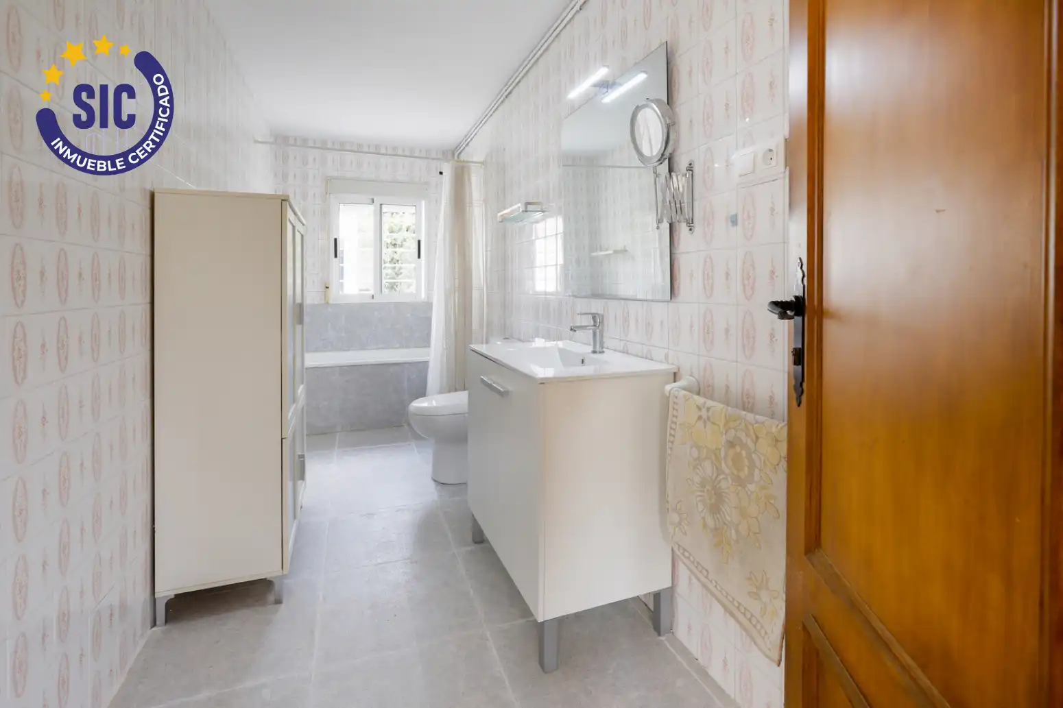 Bathroom of Houses for sale in Bétera  with Private garden, Terrace and Storage room