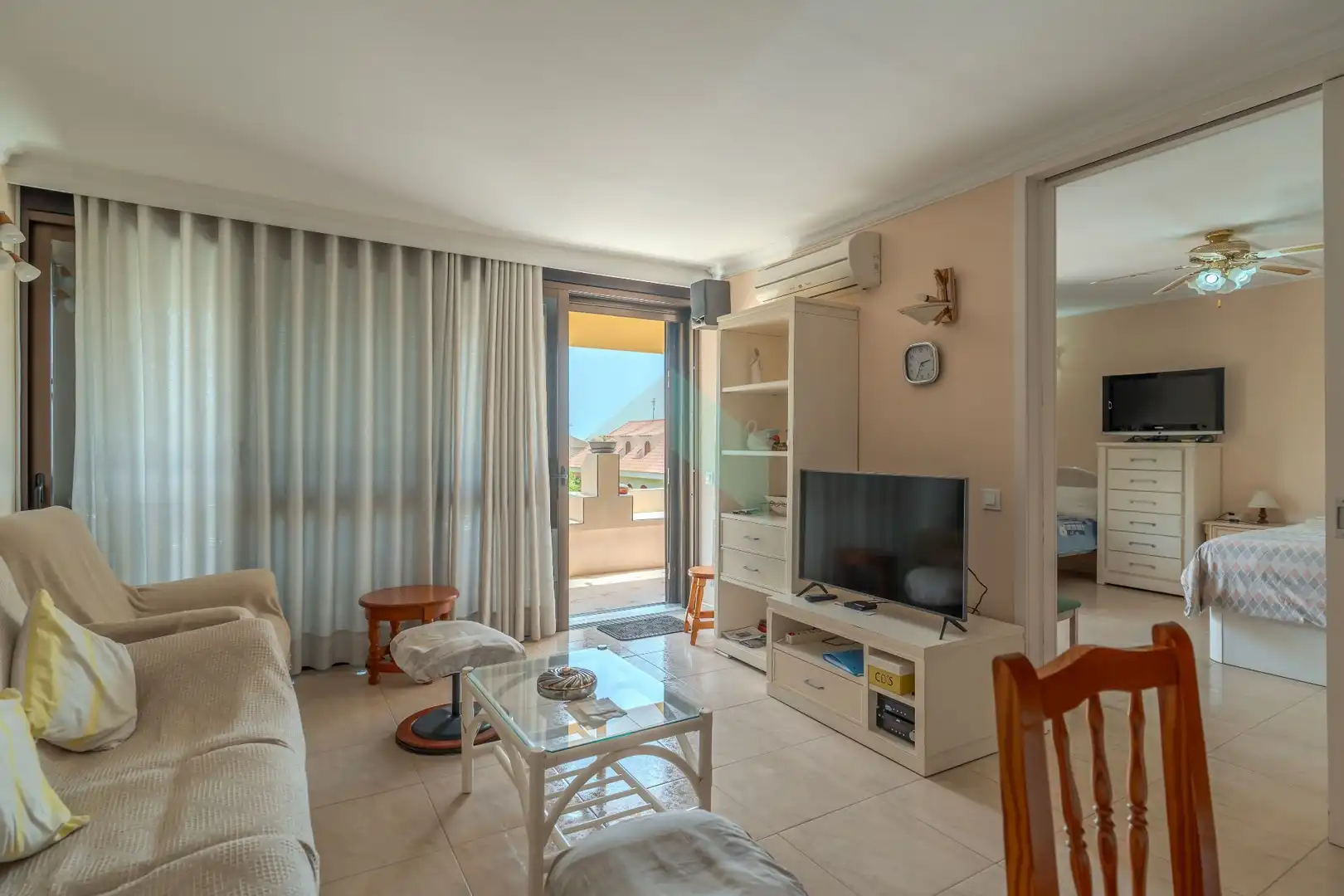 Sala d'estar de Apartament en venda en Arona amb Aire condicionat, Terrassa i Moblat
