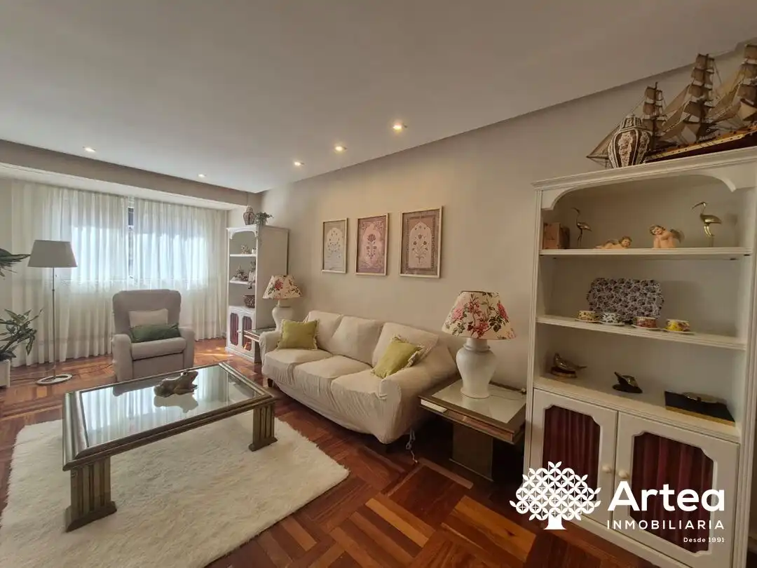 Sala de estar de Piso de alquiler en Bilbao  con Calefacción, Jardín privado y Horno