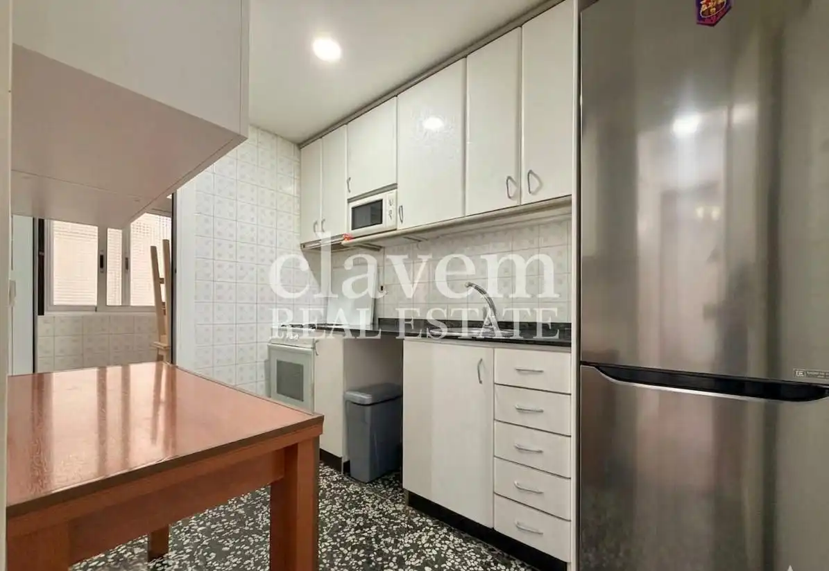 Küche von Wohnung zum Verkauf in Barcelona mit Balkon