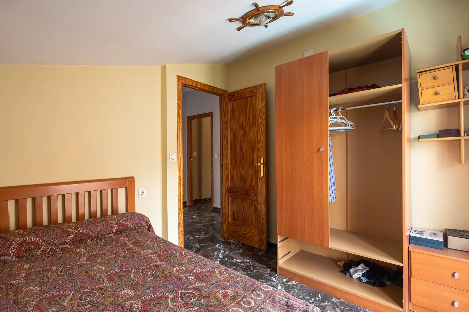 Dormitori de Casa adosada en venda en Huétor Vega amb Aire condicionat, Jardí privat i Terrassa