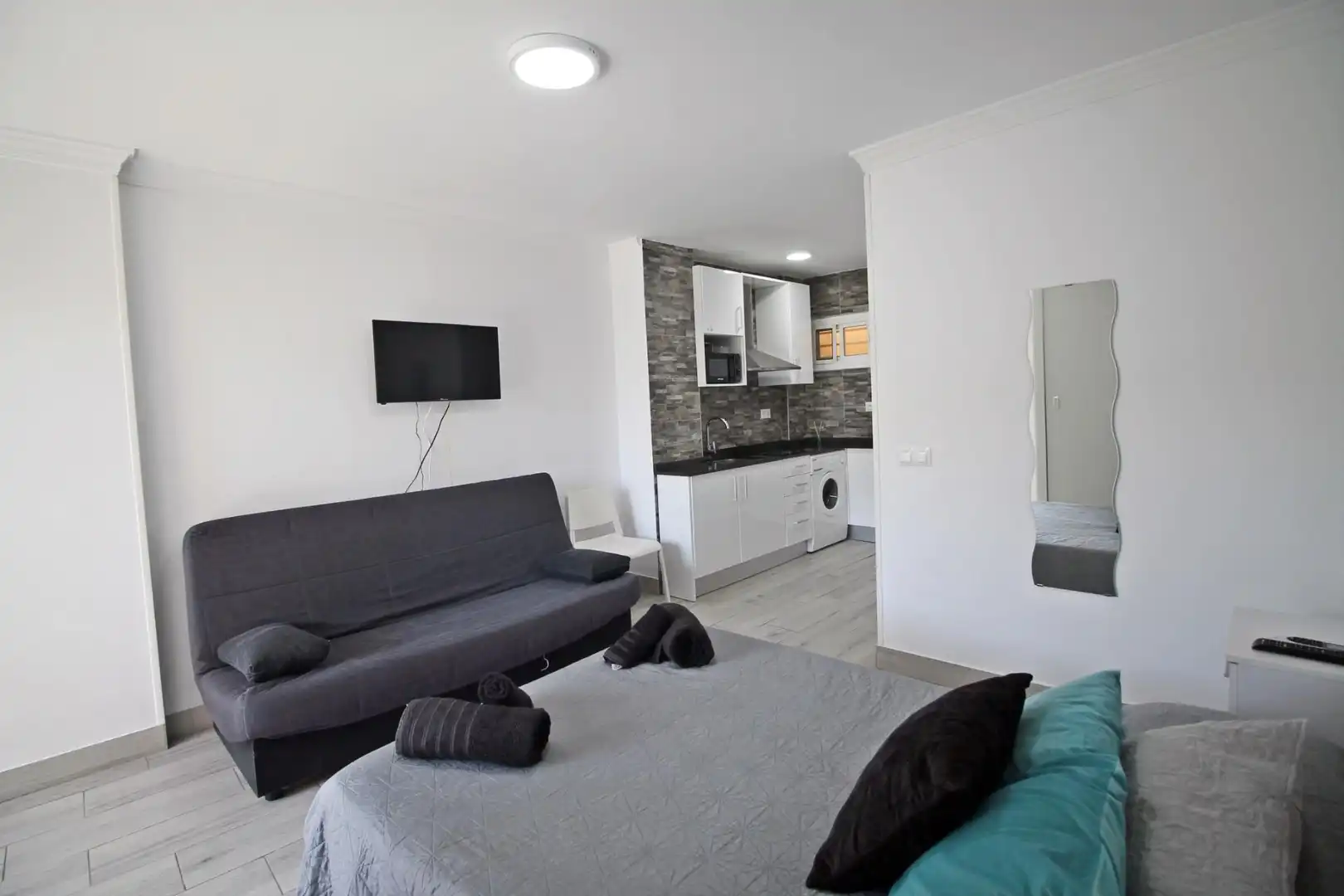 Schlafzimmer von Wohnung zum Verkauf in Benalmádena mit Klimaanlage, Privatgarten und Möbliert