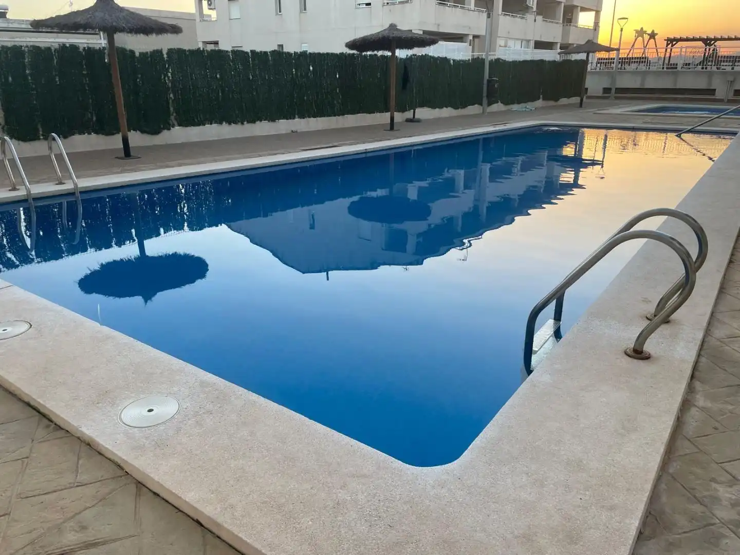 Schwimmbecken von Wohnungen zur Miete in Puçol mit Klimaanlage, Terrasse und Schwimmbad