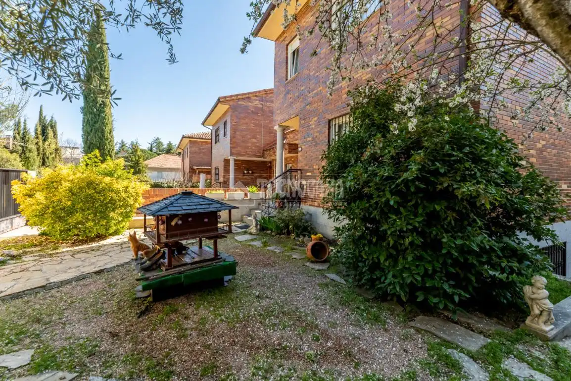 Jardín de Casa adosada en venta en Torrelodones con Calefacción, Jardín privado y Terraza