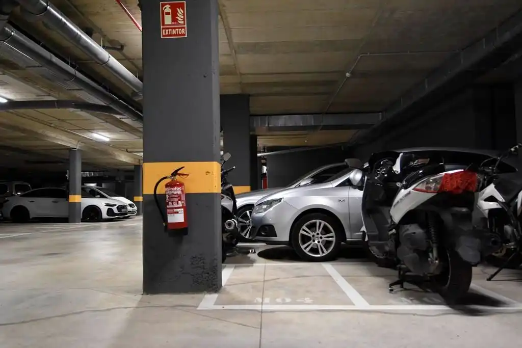 Parkplatz von Wohnung zur Miete in Domeny