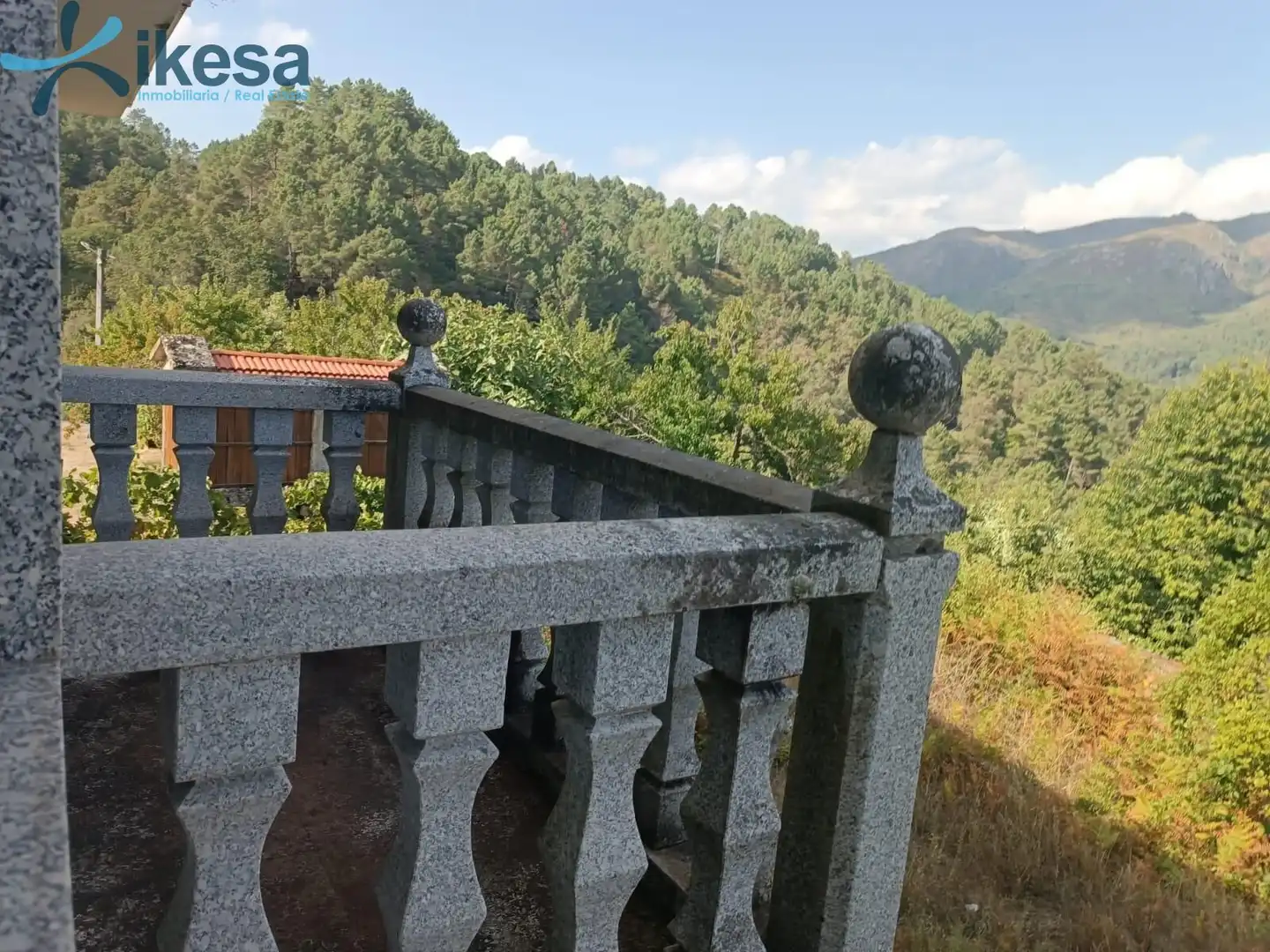 Terrassa de Casa o xalet en venda en Entrimo amb Jardí privat