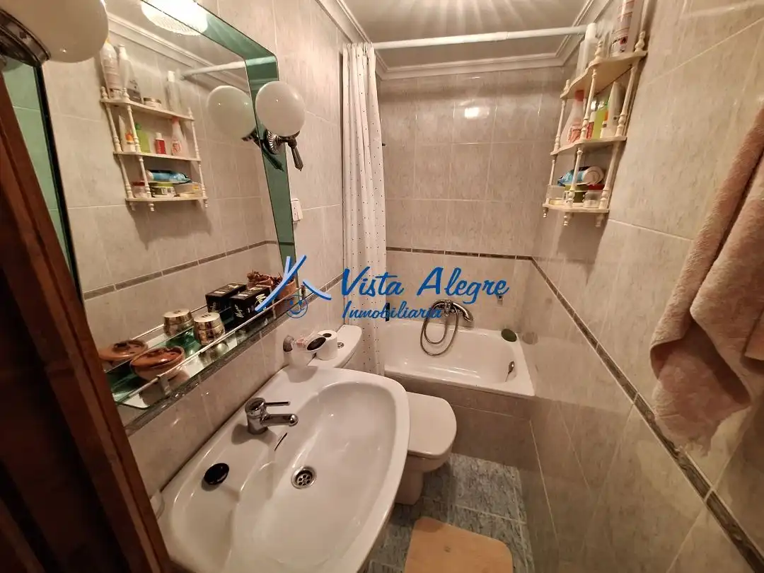 Baño de Casa o chalet en venta en Ollauri con Calefacción, Trastero y Amueblado